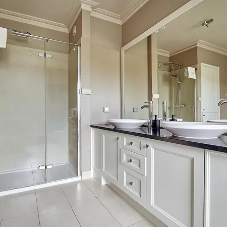 Inqse Marina Aparthotel Breslau