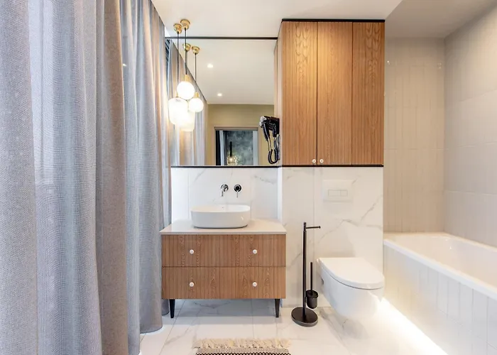 Inqse Marina アパートホテル 4*