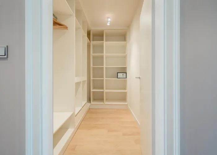 Inqse Marina アパートホテル 4*