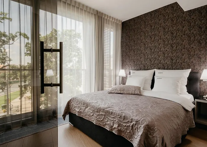 Inqse Marina アパートホテル