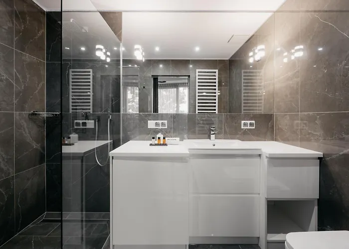 Inqse Marina アパートホテル 4*